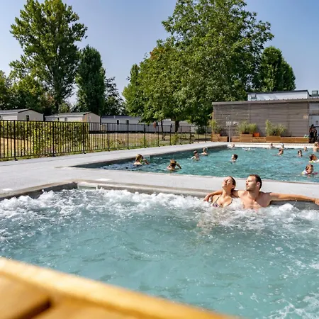 4p Мезон-Лафит