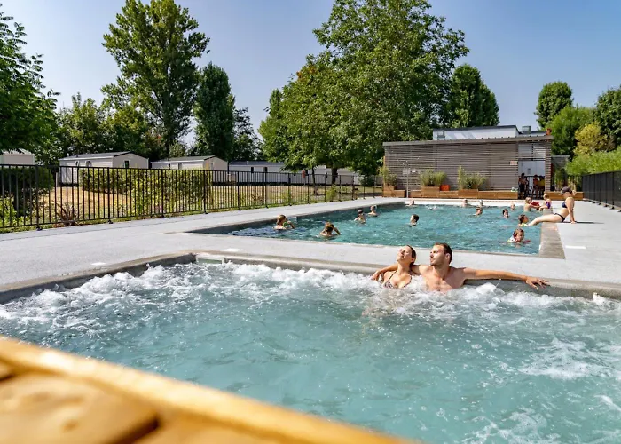 4p Мезон-Лафит