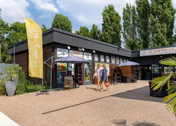 4p Мезон-Лафит